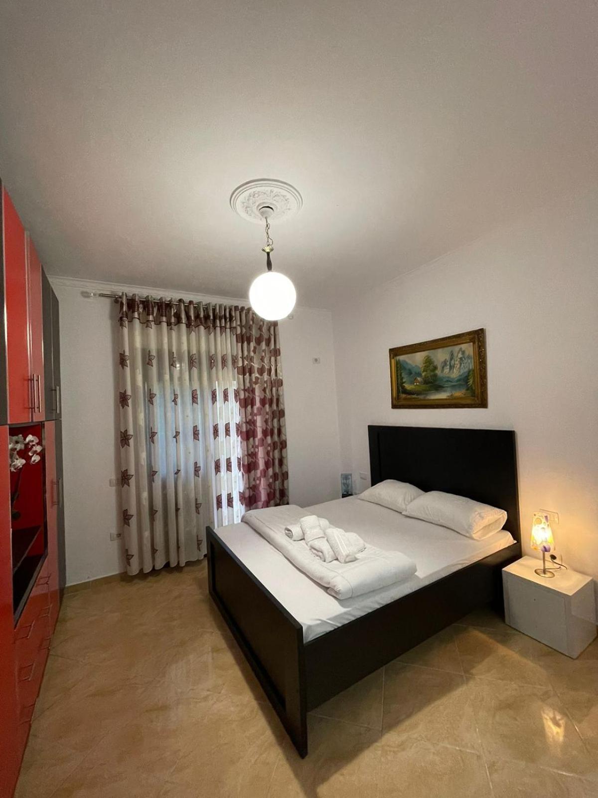 Anel'S Guesthouse ベラト エクステリア 写真