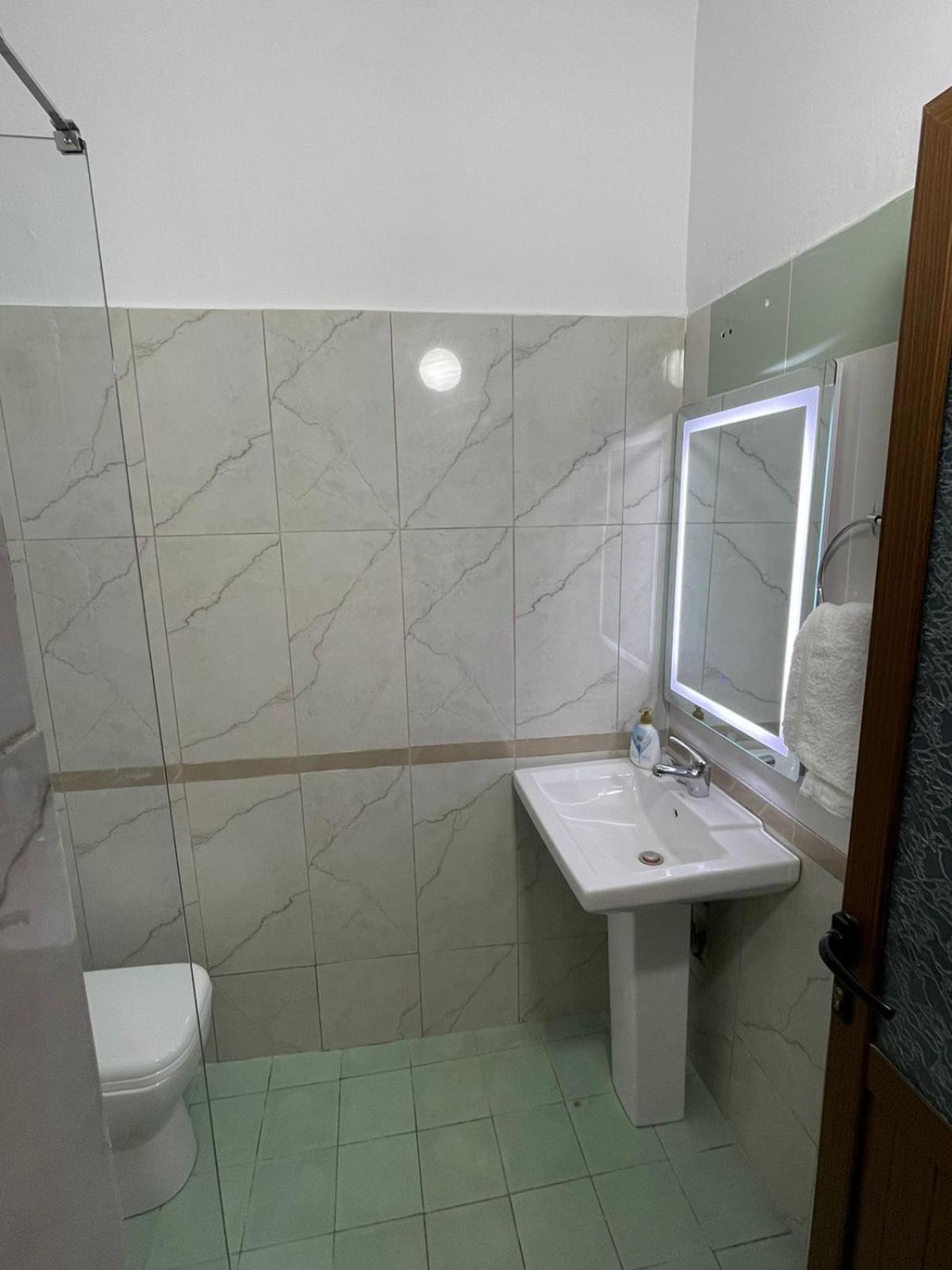 Anel'S Guesthouse ベラト エクステリア 写真