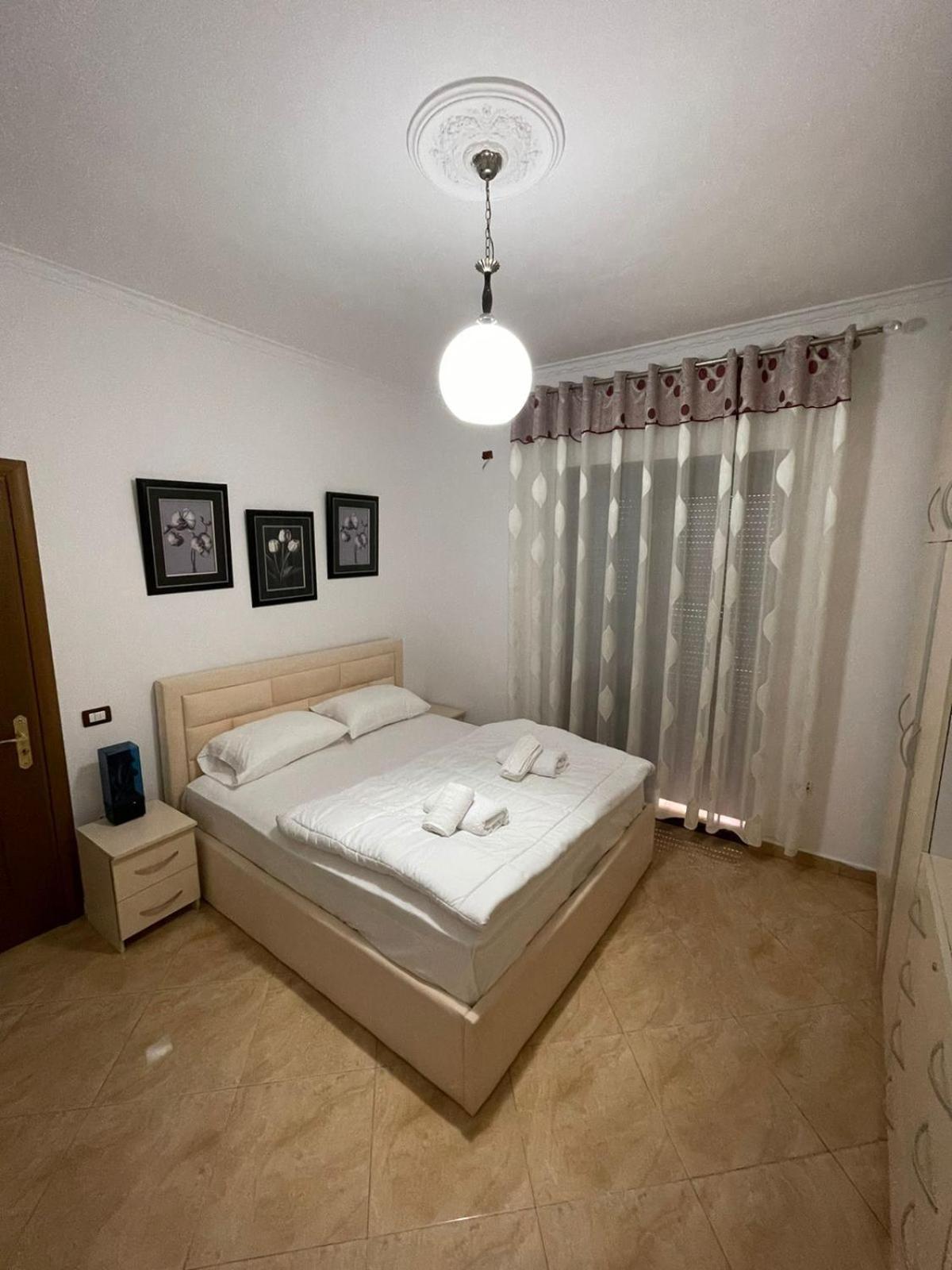 Anel'S Guesthouse ベラト エクステリア 写真