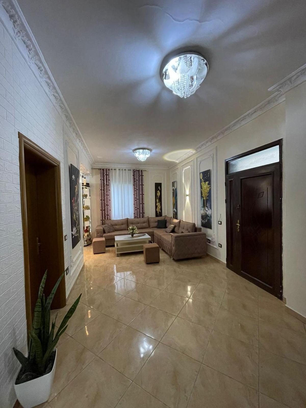 Anel'S Guesthouse ベラト エクステリア 写真