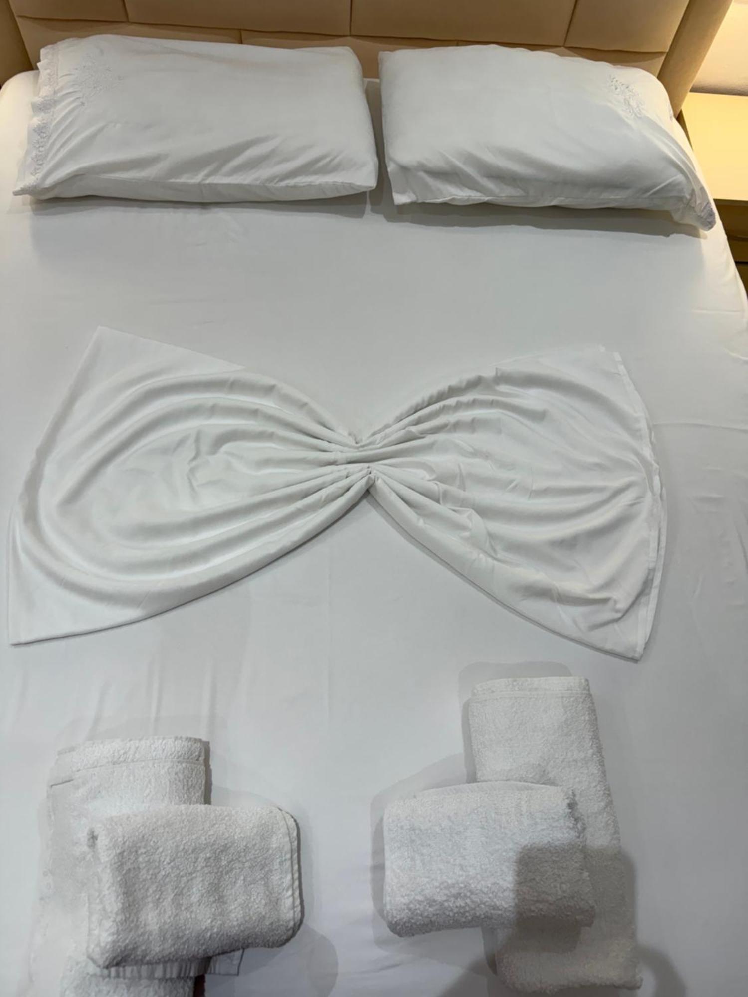 Anel'S Guesthouse ベラト エクステリア 写真