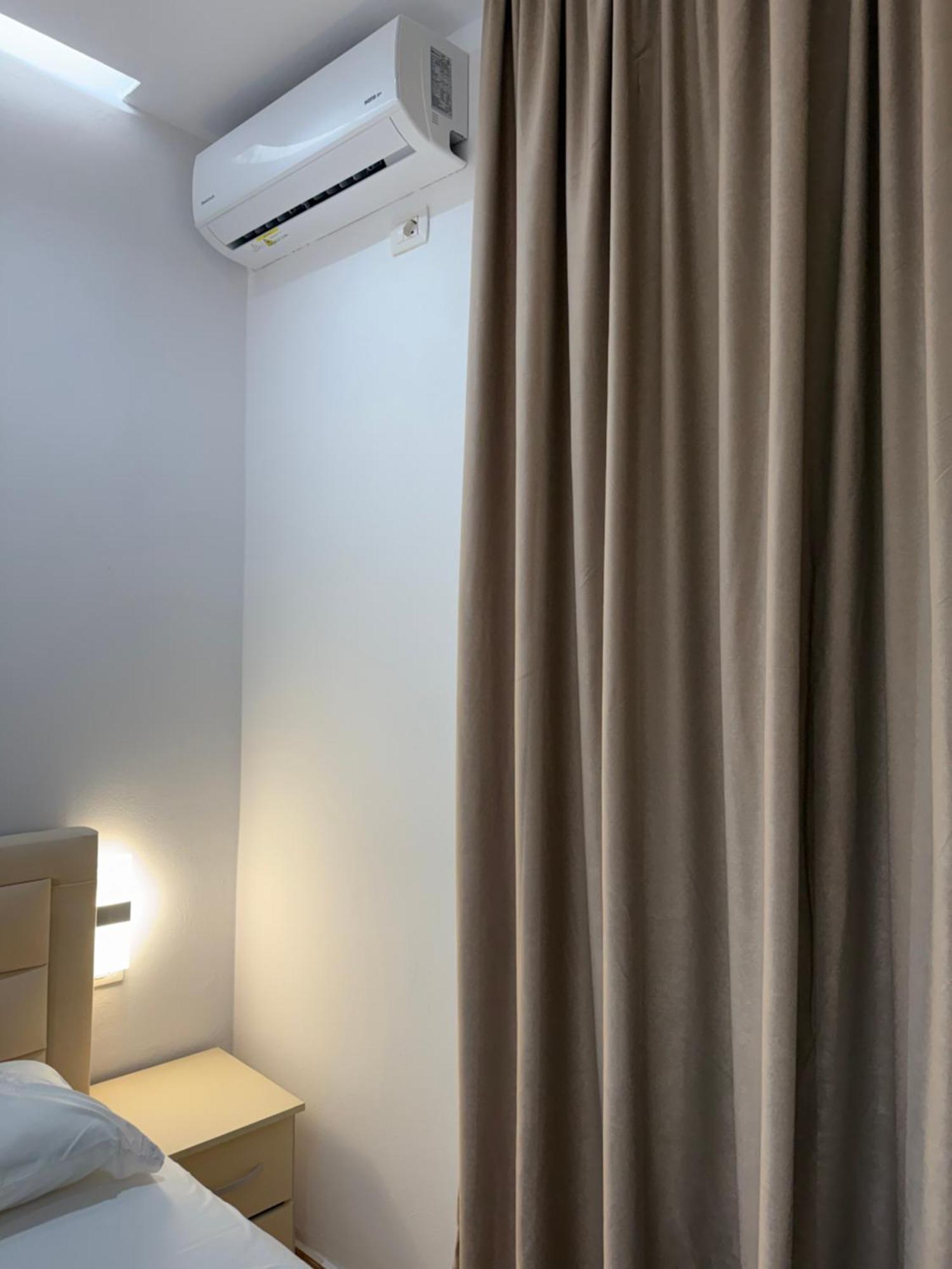 Anel'S Guesthouse ベラト エクステリア 写真