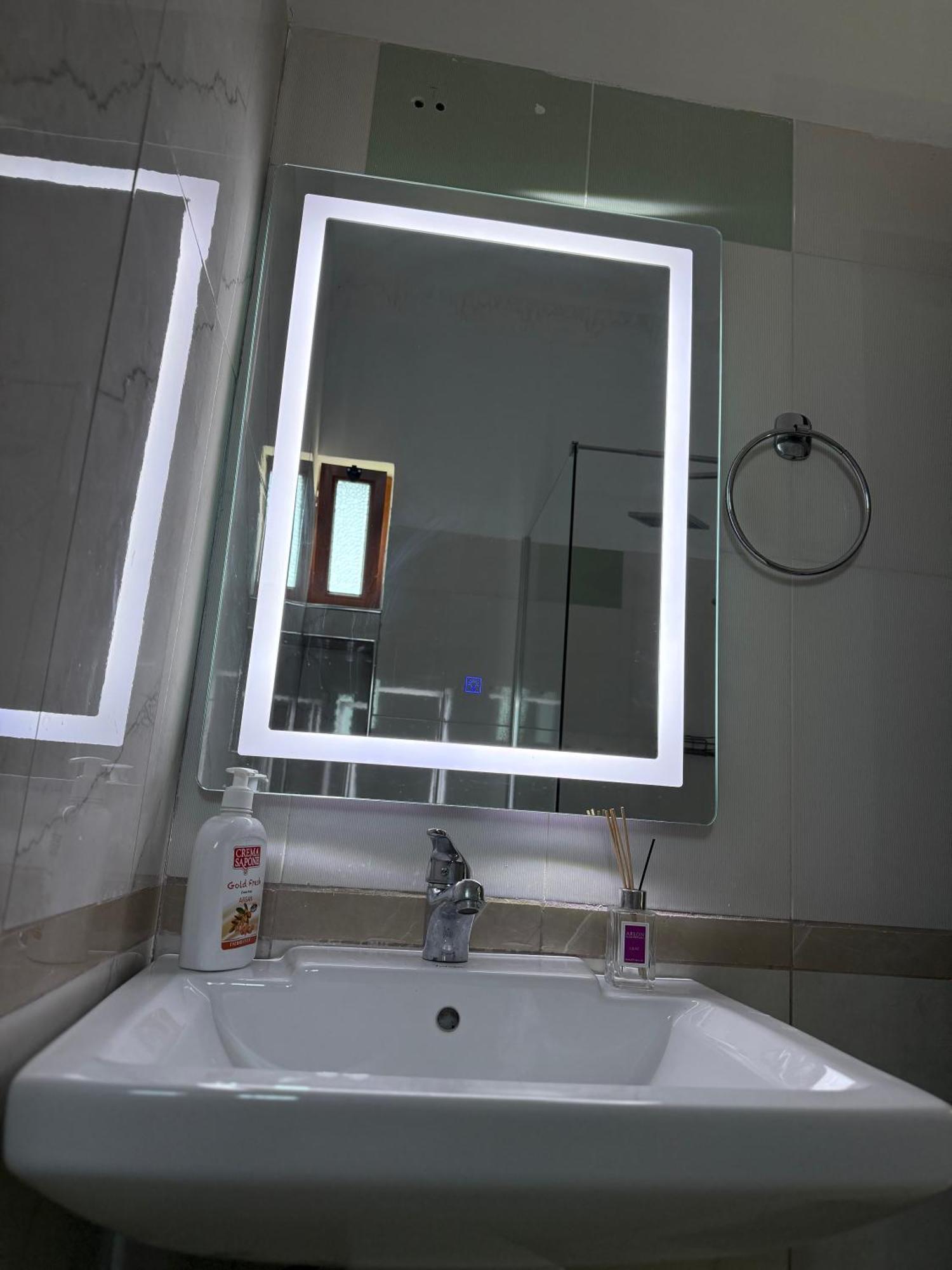 Anel'S Guesthouse ベラト エクステリア 写真